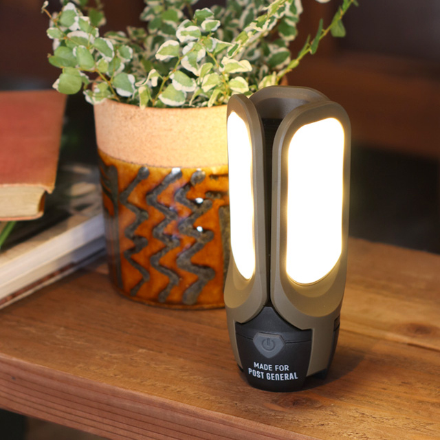 TRI-PANEL SOLAR CHARGED LED LIGHT / トリ-パネル ソーラー