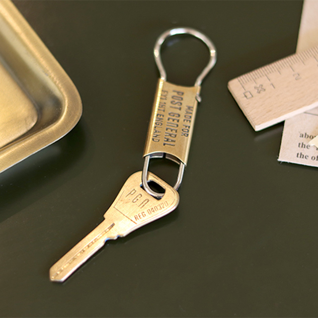 BRASS KEYHOLDER with VINTAGE KEY / ブラスキーホルダーウィズ