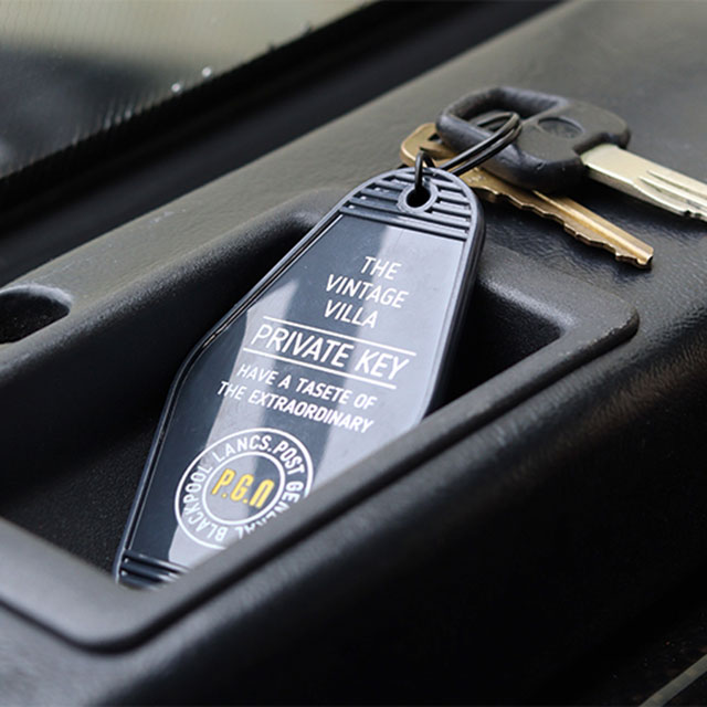 THE HOTEL KEY HOLDER / ザ ホテルキーホルダー - GRAY 982170024 | POST GENERAL