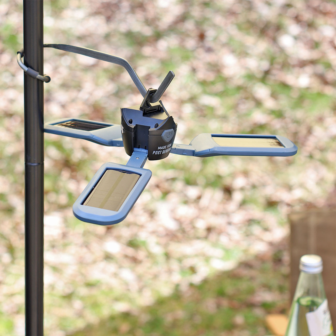 TRI-PANEL SOLAR CHARGED LED LIGHT / トリ-パネル ソーラー