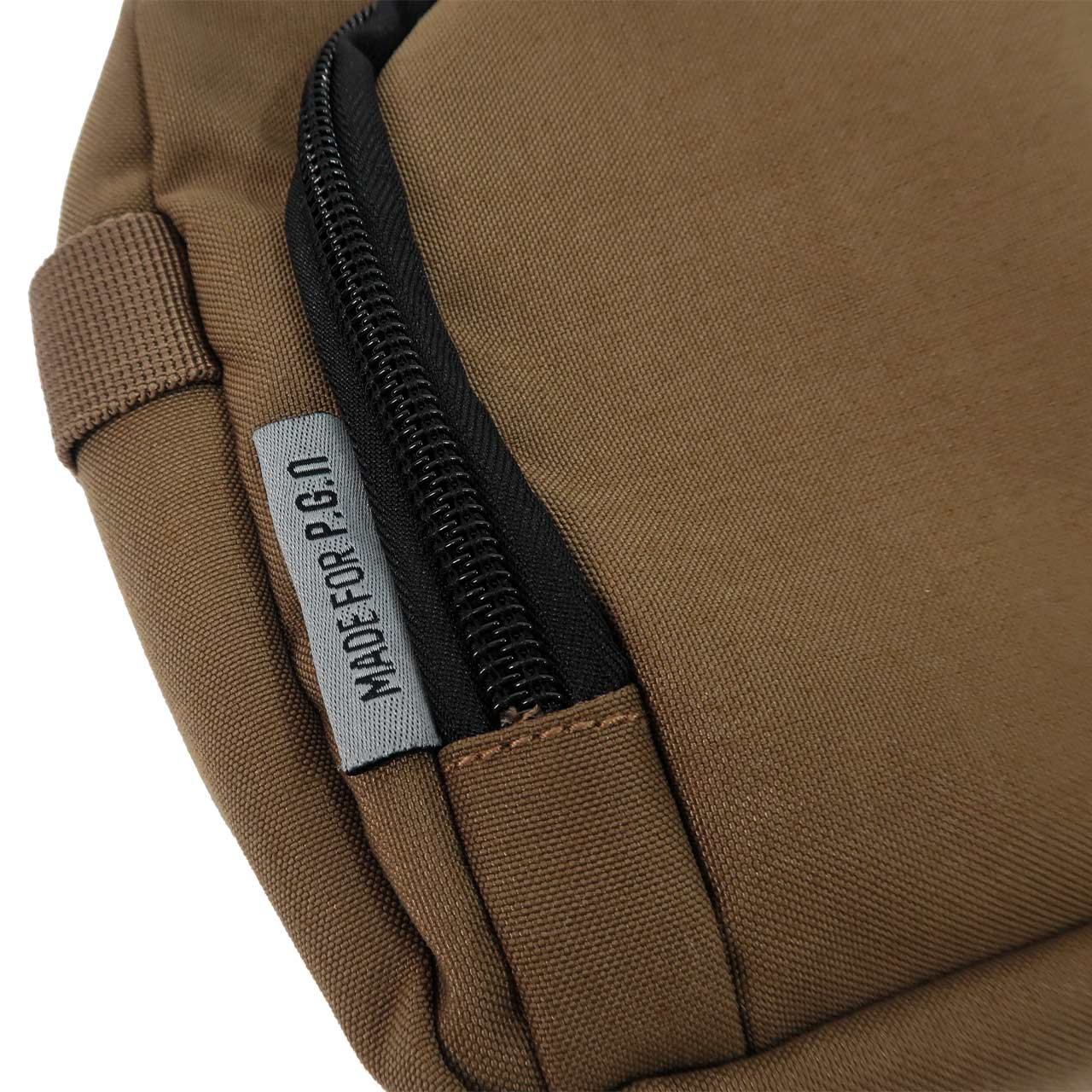 THOM BROWN ポーチ MICHELLE CAMERA ERRAND POUCH / MOSSA LDN｜スエード素材の2WAYポーチ