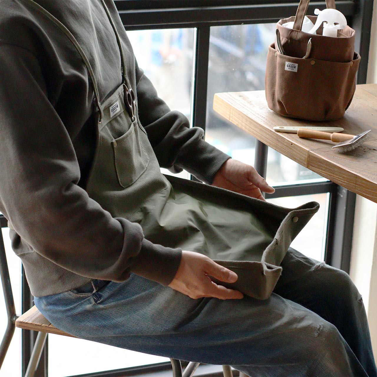 OSEWA APRON / お世話エプロン - OLIVE 【972310033】GROOM OSEWA APRON / お世話エプロン - OLIVE 【972310033】GROOM